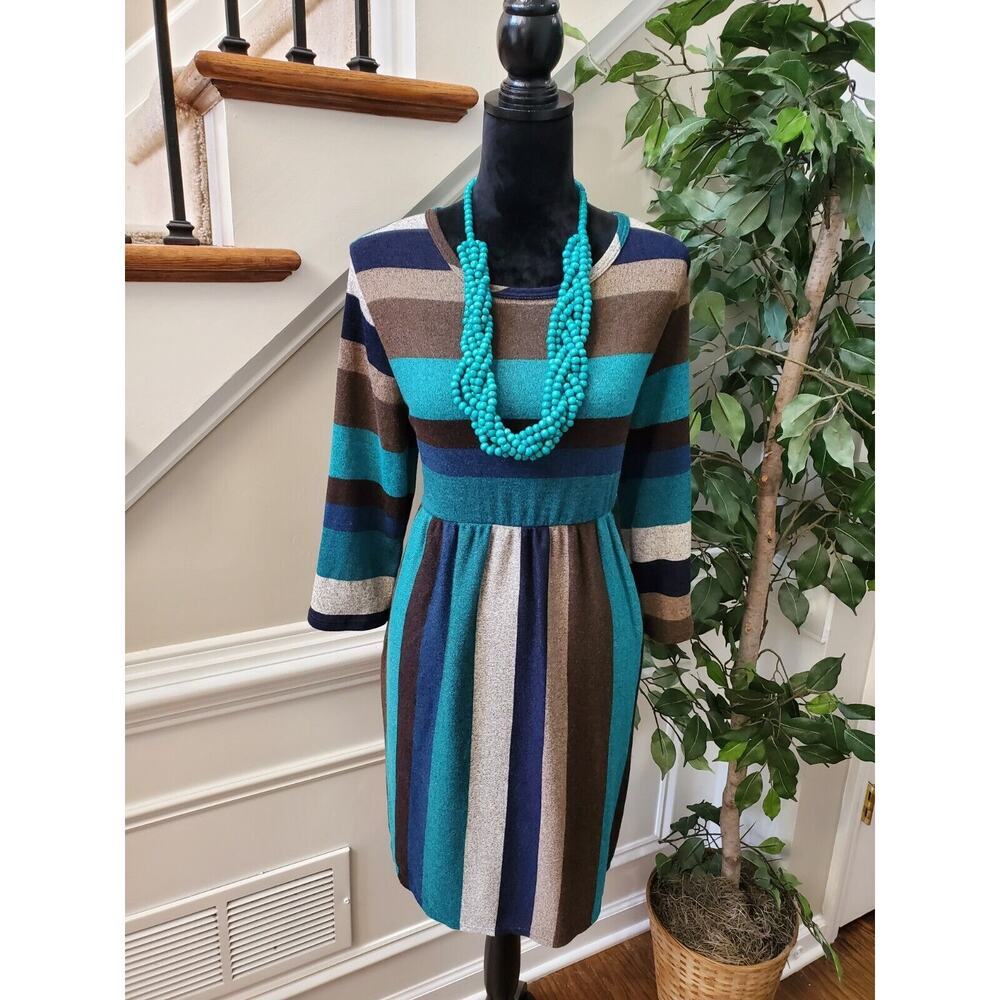 Egy California Women's Multicolor Round Neck Long Sleeve Knee Length Dress